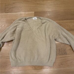 Ivy and Leo White V-Neck "Eyelash" Fuzzy Sweater - size M/L -NWOT